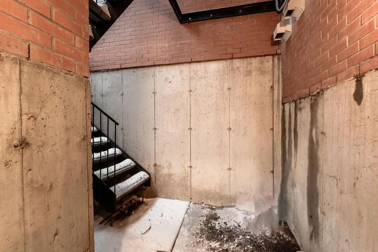 2 Bedroom Apartment - 1909 Montreal